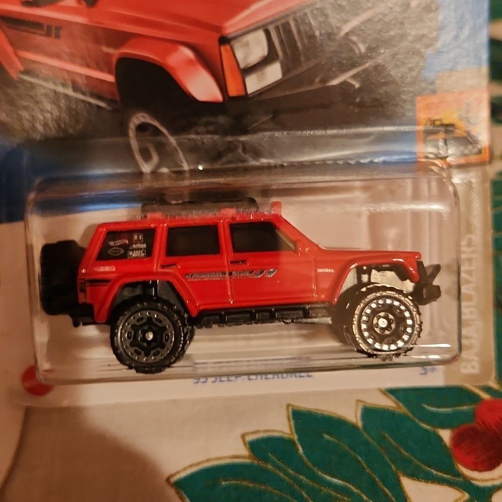 95' Jeep Cherokee 2021 Hot Wheels NIP
